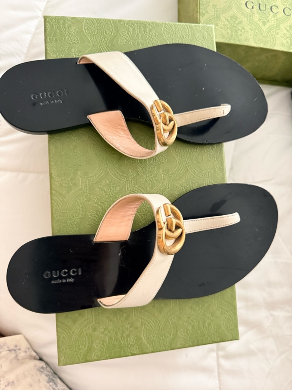 Gucci Black Footbed White Leather Thong Sandals with Gold Double G